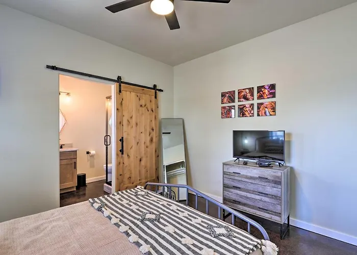 Modern Retreat: 3 Blocks To Dtwn + Rte 66 *