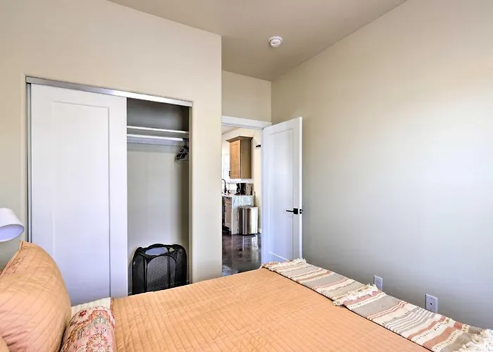 Modern Retreat: 3 Blocks To Dtwn + Rte 66 Ferienhaus