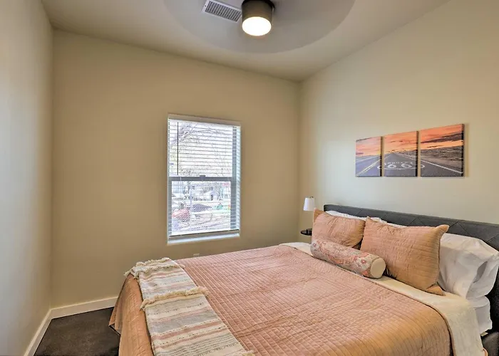 Modern Retreat: 3 Blocks To Dtwn + Rte 66