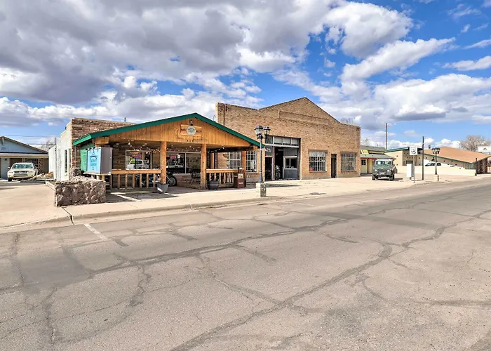Modern Retreat: 3 Blocks To Dtwn + Rte 66 Williams