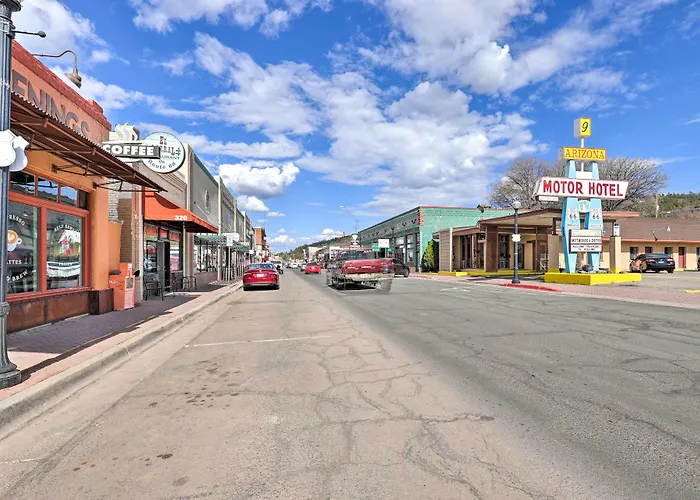 Modern Retreat: 3 Blocks To Dtwn + Rte 66